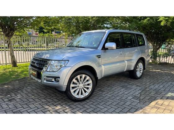 MITSUBISHI PAJERO 3.5 HPE 4X4 7 LUGARES V6 24V FLEX 4P AUTOMÁTICO MITSUBISHI PAJERO 3.5 HPE 4X4 7 LUGARES V6 24V FLEX 4P AUTOMÁTICO